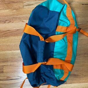 McKINLEY CARRIER DUFFLE LIKE NEW